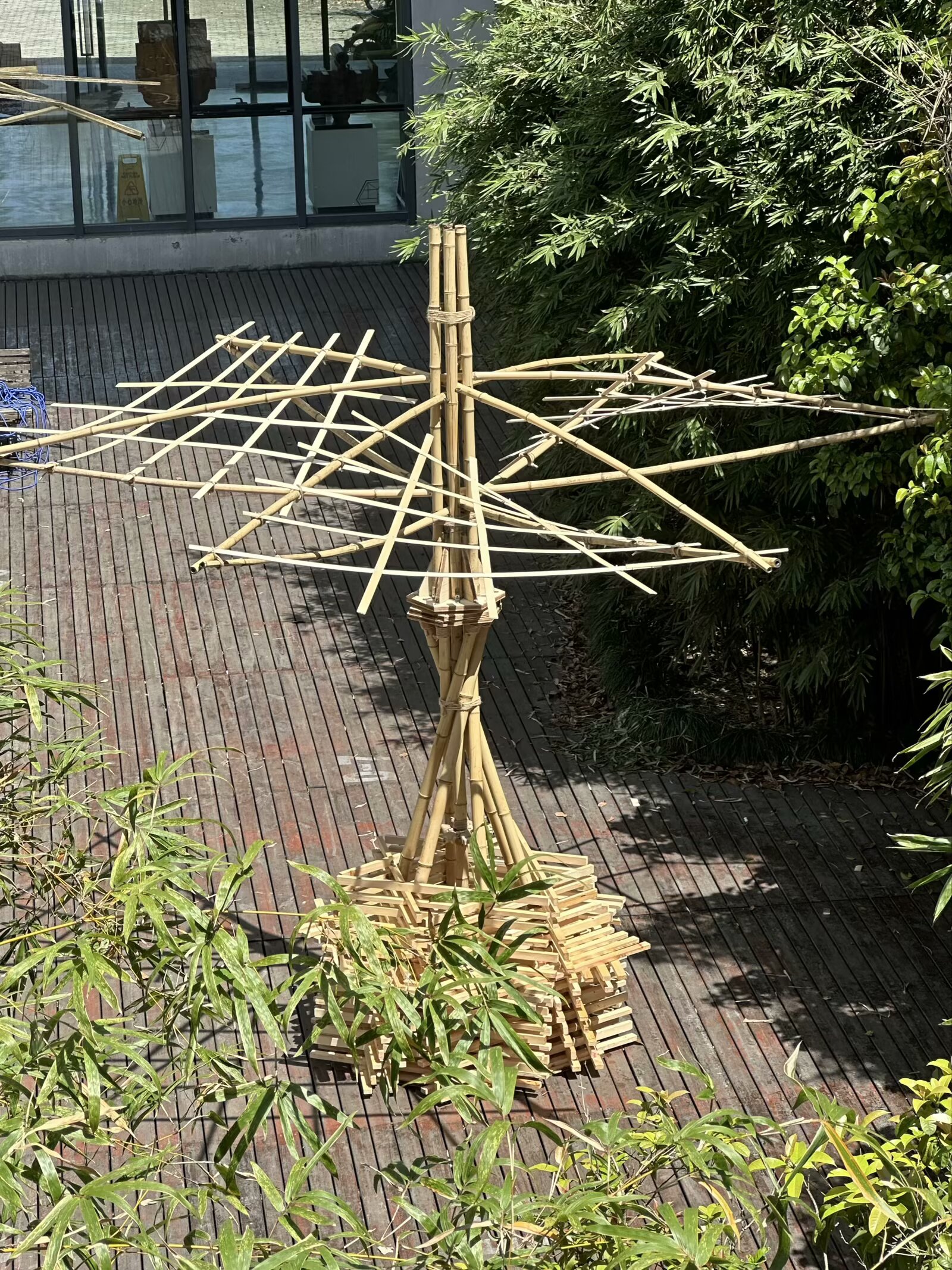 金螳螂“建造节”1:1实体建构 —— 旋转竹亭